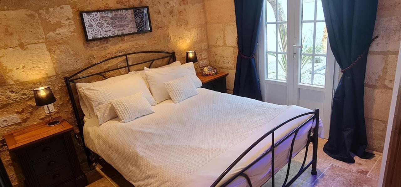 Dom Peyreton Prestige Cottages Set In A Charming Wine Property Villegouge Kültér fotó