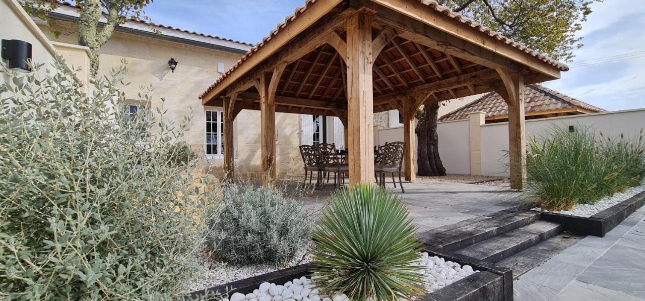 Dom Peyreton Prestige Cottages Set In A Charming Wine Property Villegouge Kültér fotó